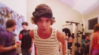 Play the Too Sore video