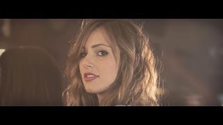 Watch the  No te voy a olvidar (ft. Shani Ormiston) video