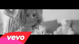 Watch the Diamonds Are Looking For You video