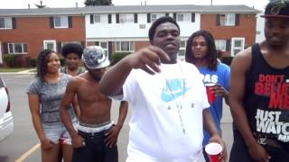Young Mikie - Flexin music video