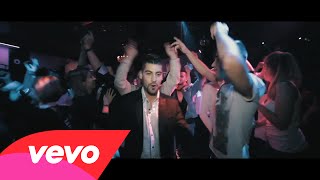 Gaby El Gringo - Baila Conmigo music video
