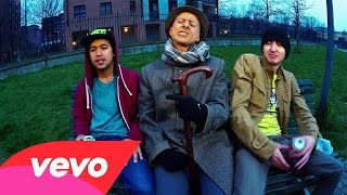 Play the One More Round video