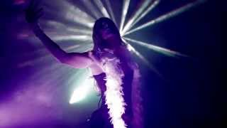 Play the Queen Of Chinatown video