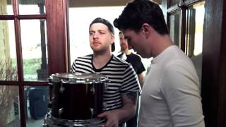 Play the Falling For You video