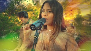 Watch the Broken Lines (Live Session) video