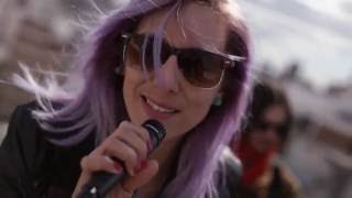 Watch the Jugando video